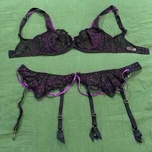 Agent Provocateur Sacha Bra 32D and Garter 2